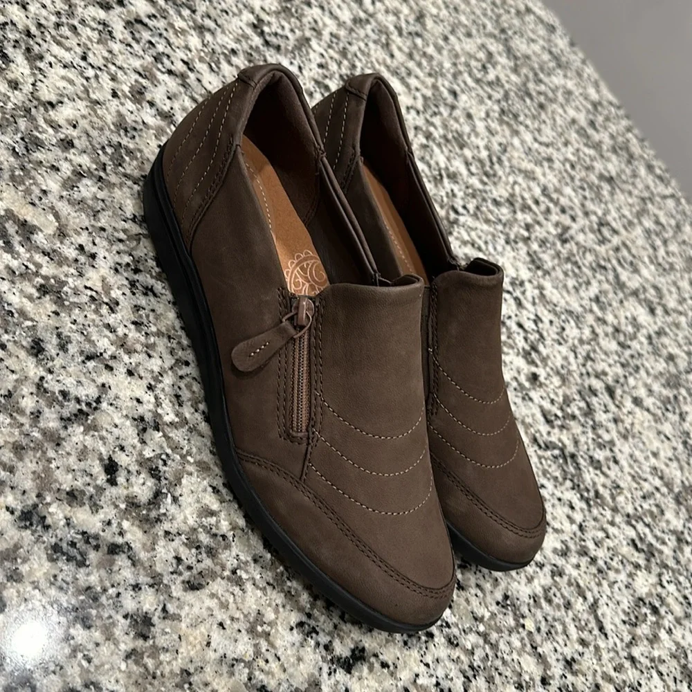Clarks Business Casual loafers. NWT. Woman’s Size 9. No original box. - Picture 4 of 10